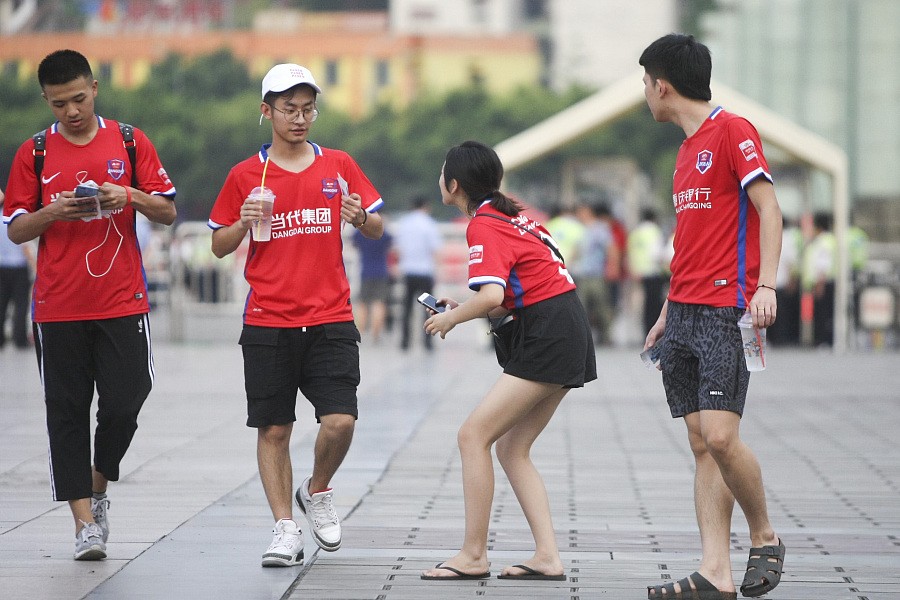 2025世俱杯赛制-包含重庆力帆主场战平鲁能，两队争夺中游位置的词条